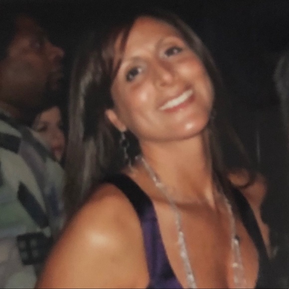 Meet your Posher, Erika - Picture 1 of 2